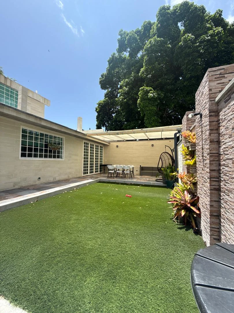 Casa Remodelada en Venta – Urbanización Santa Marta, Calle Cerrada